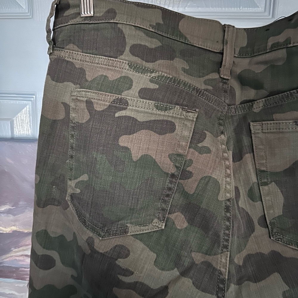 GAP Camouflage High Rise Skinny Jeans - Picture 4 of 5